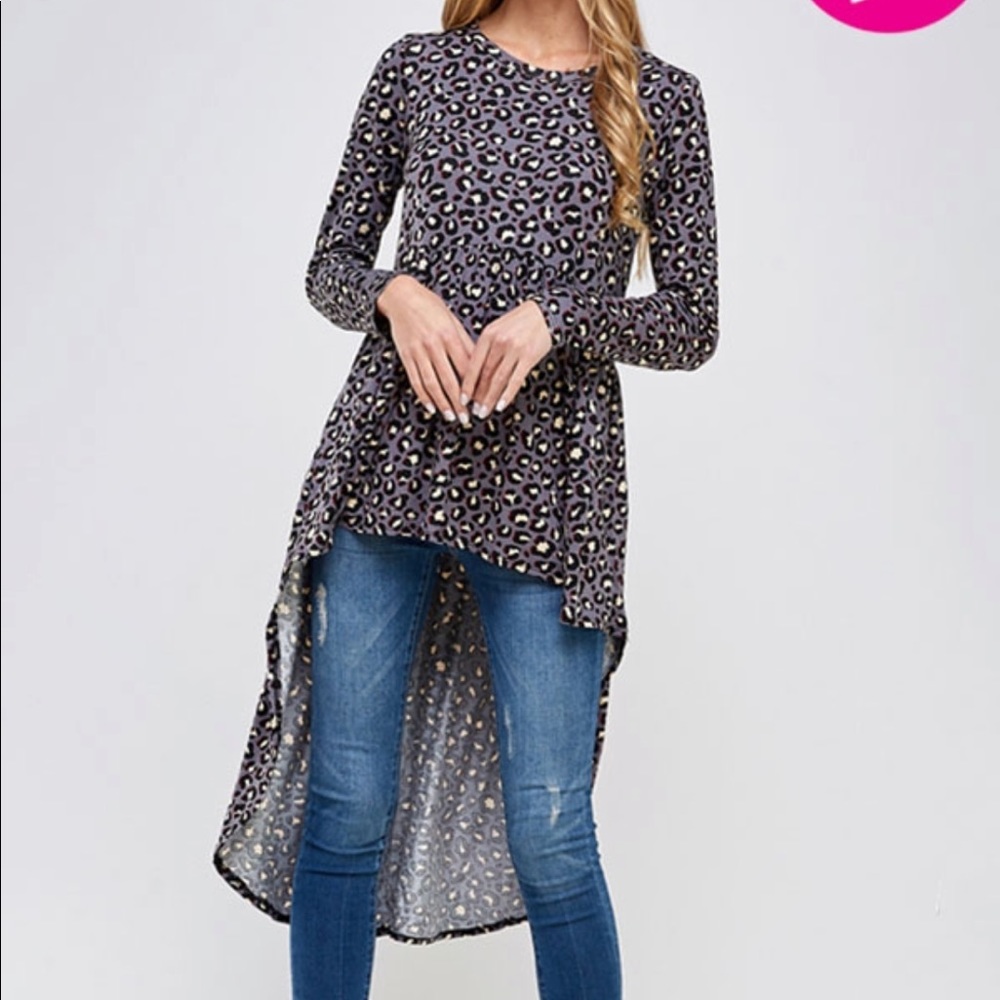 Gray Leopard Print Top - image 1